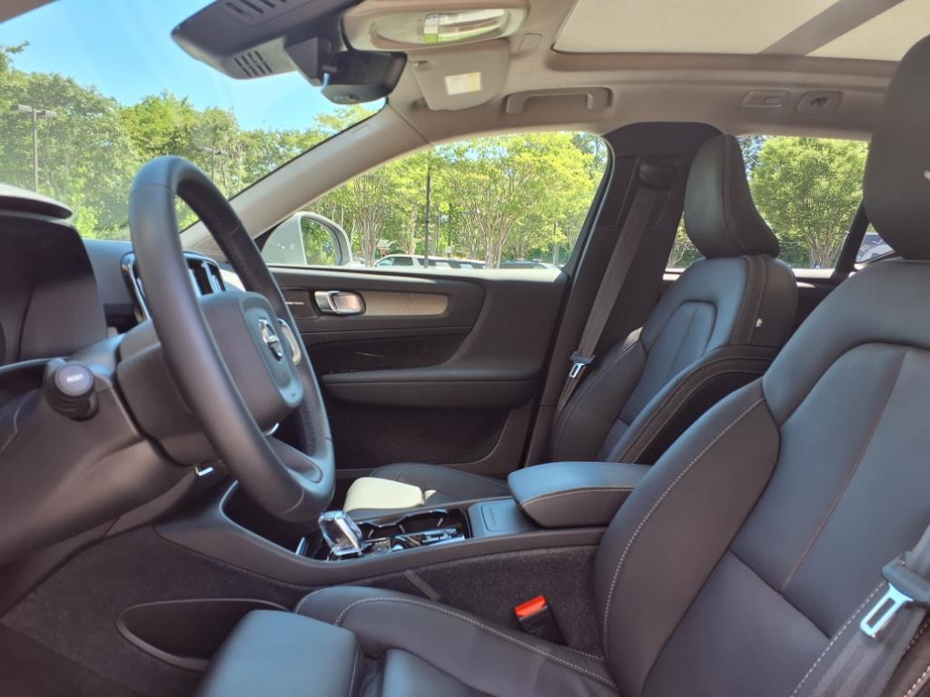 2024 Volvo XC40 Ultimate photo 10