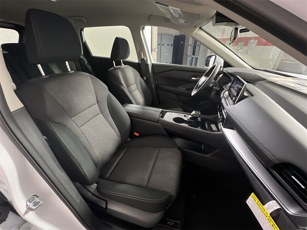 2026 Nissan Rogue SV photo 24