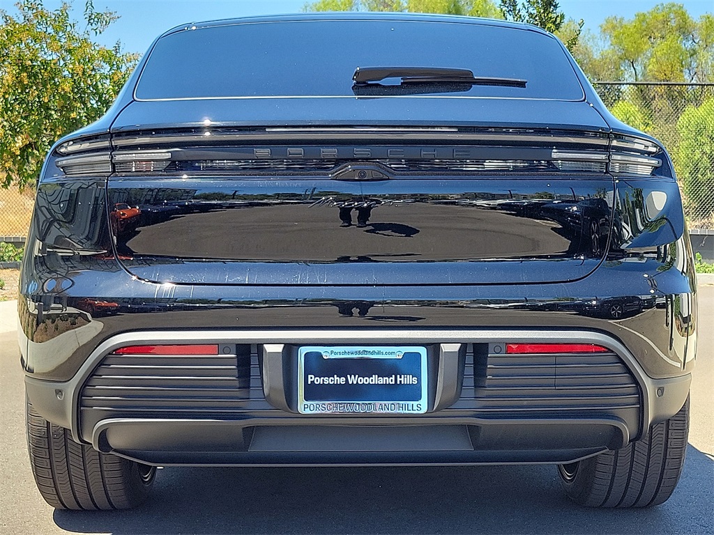 2025 Porsche Macan Electric photo 6