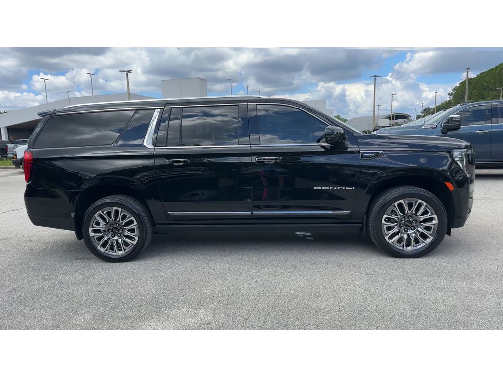 2023 Gmc Yukon XL Denali Ultimate photo 3