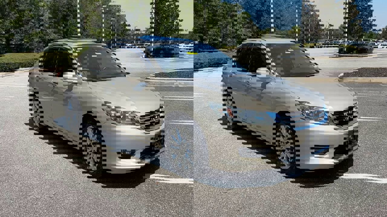 1HGCR3F82EA012610