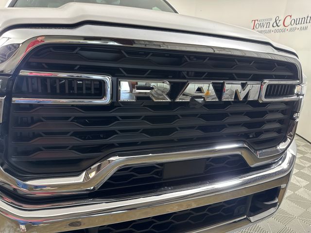 2026 Ram 2500 Tradesman photo 5