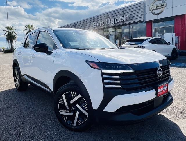 2026 Nissan KICKS SV's photo