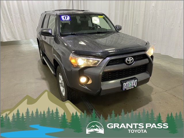 2017 Toyota 4Runner SR5's photo