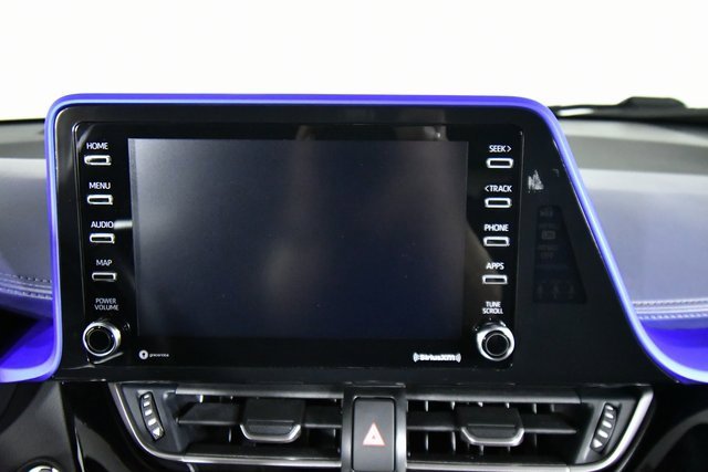 2022 Toyota C-HR XLE photo 3