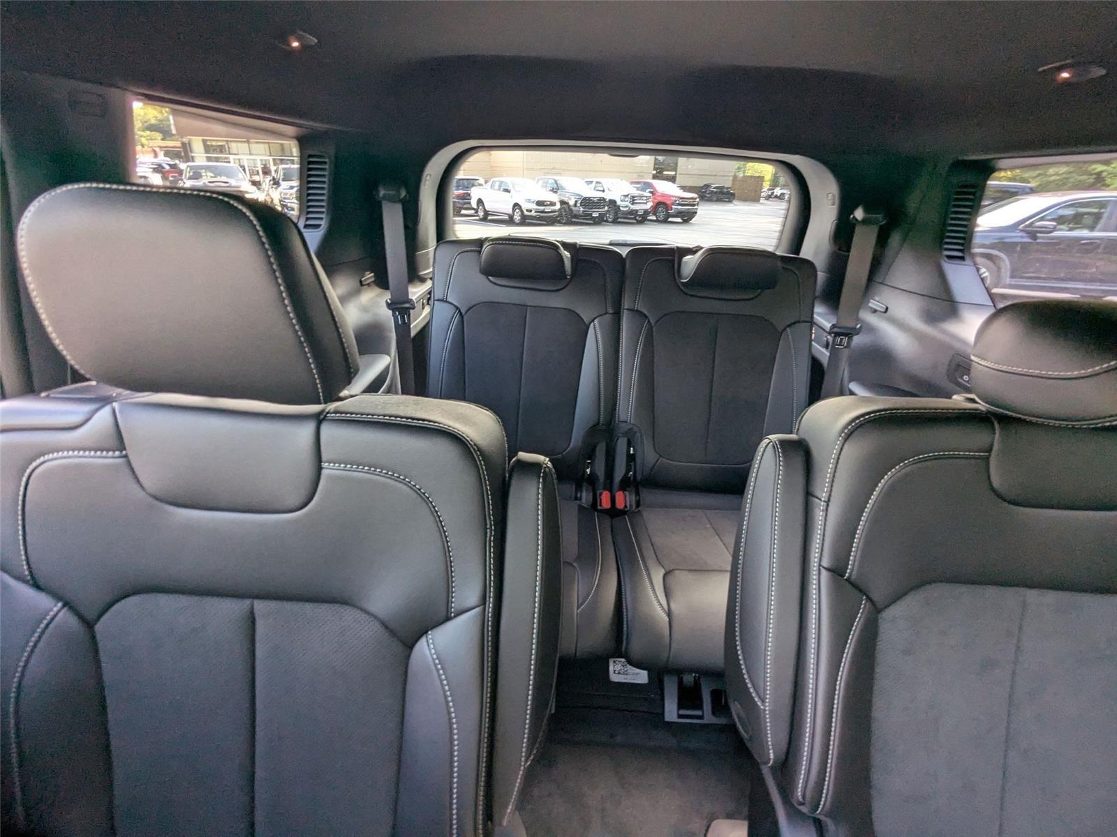 2025 Jeep Grand Cherokee Altitude photo 21