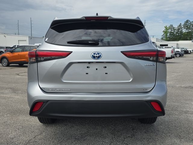 2023 Toyota Highlander Hybrid LE photo 4