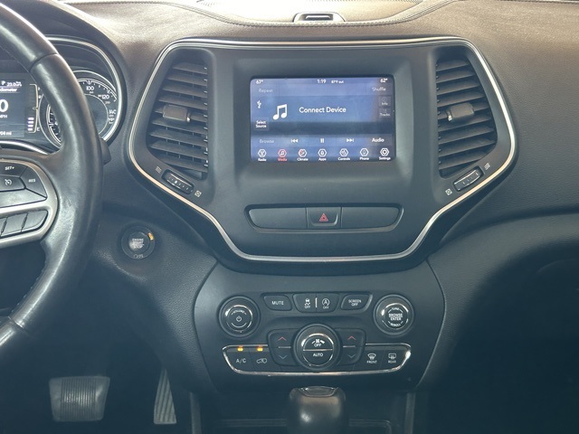 2019 Jeep Cherokee Latitude photo 16