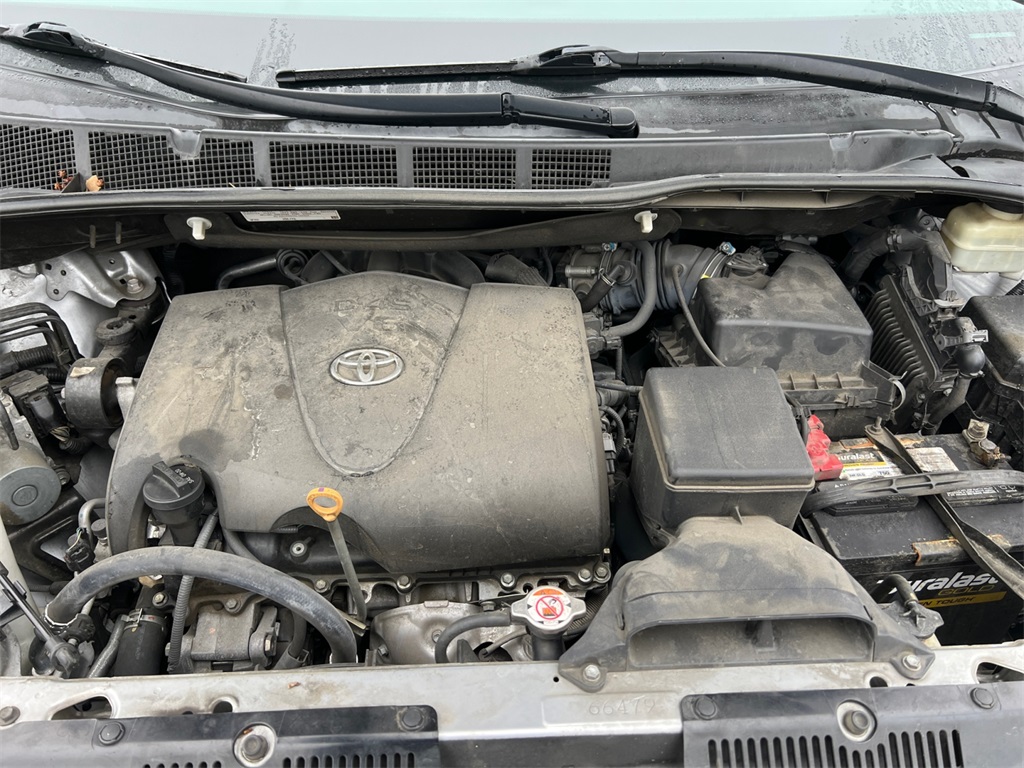 2017 Toyota Sienna L photo 13