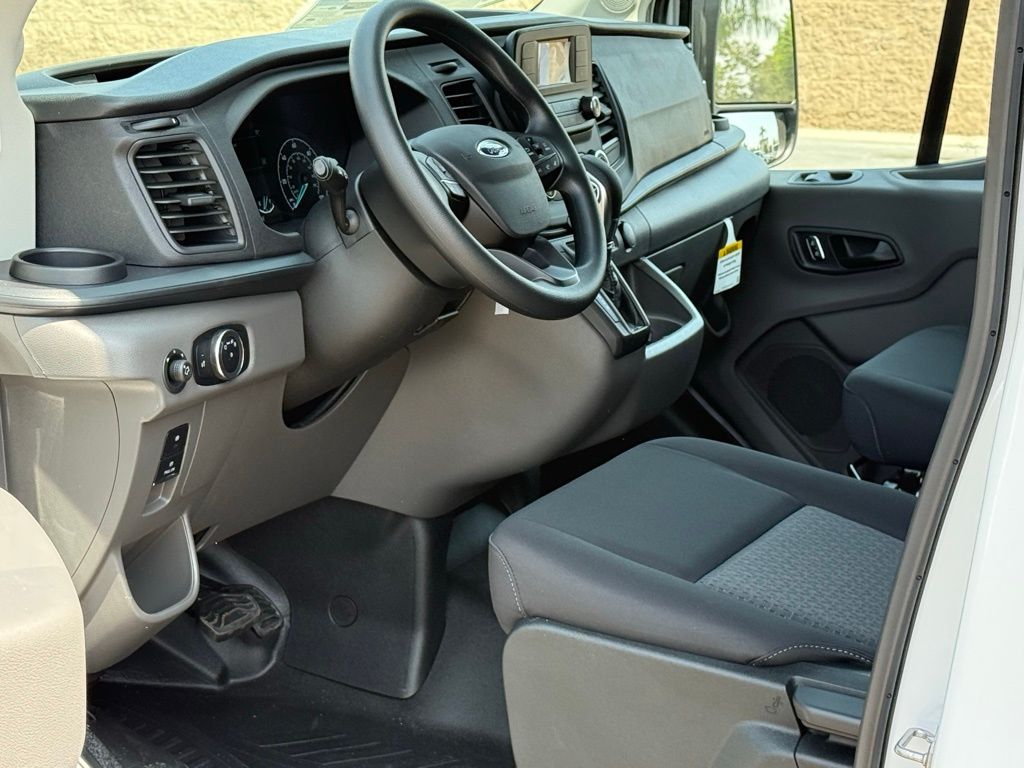 2025 Ford Transit photo 3