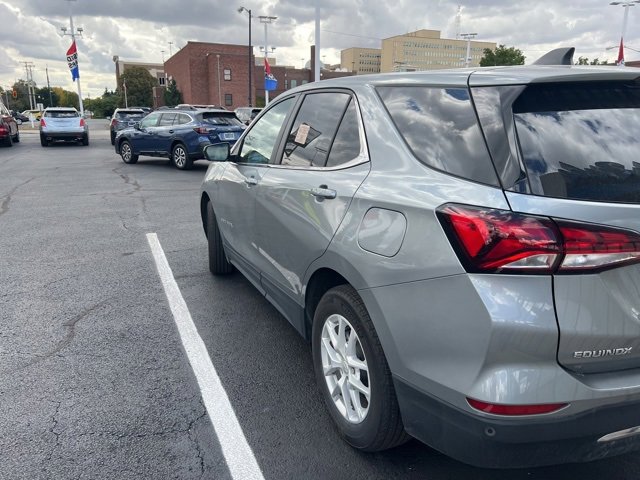 2024 Chevrolet Equinox LT photo 2