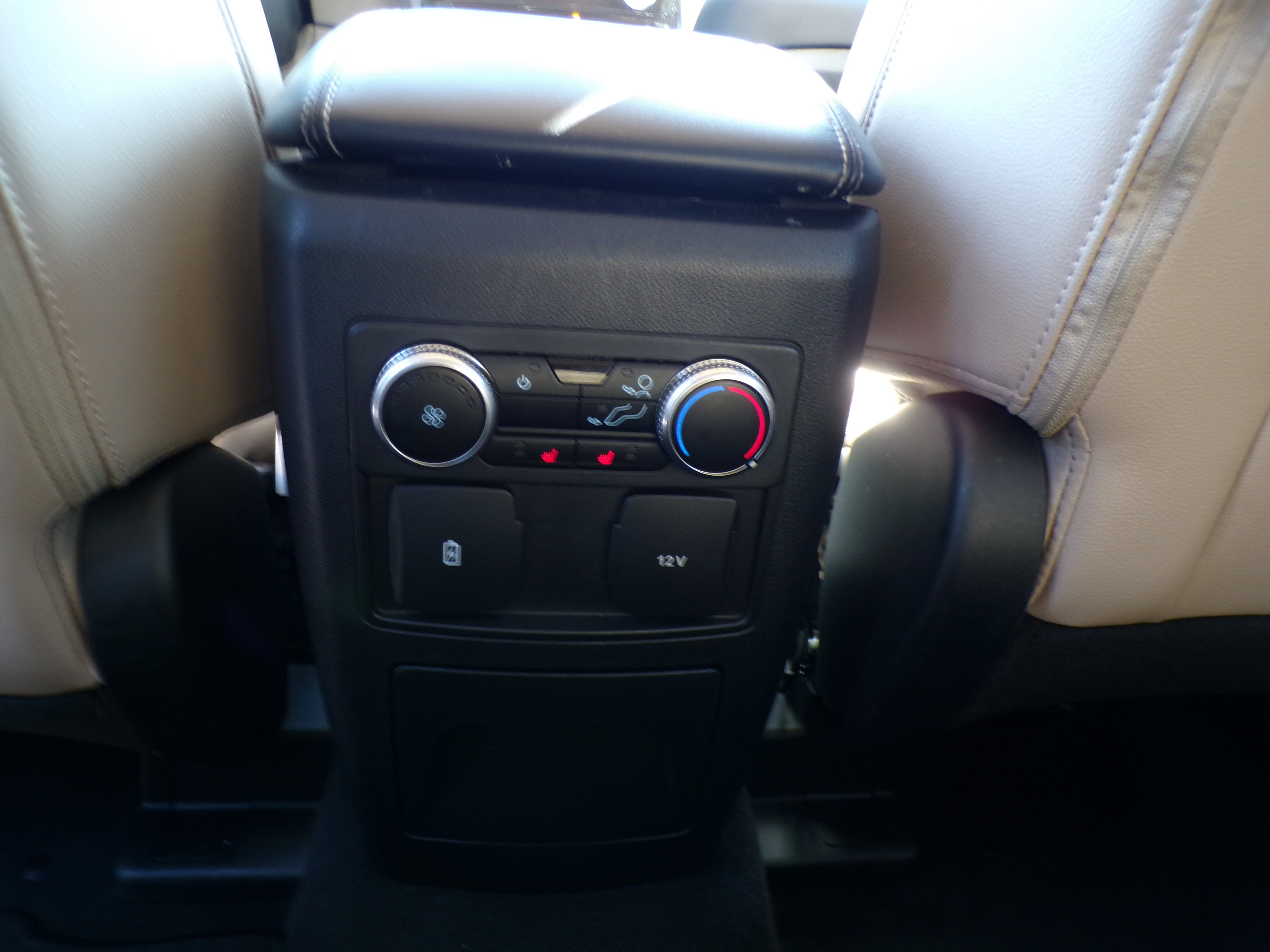 2024 Ford Explorer Limited photo 2