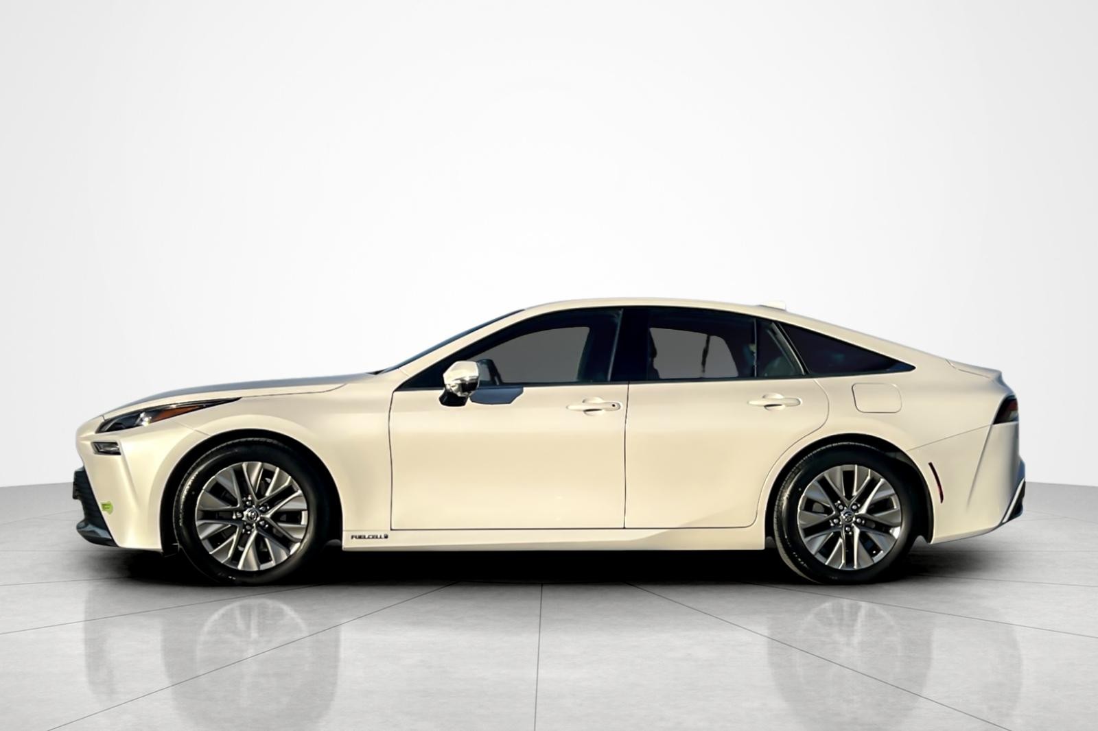 2023 Toyota Mirai XLE photo 2