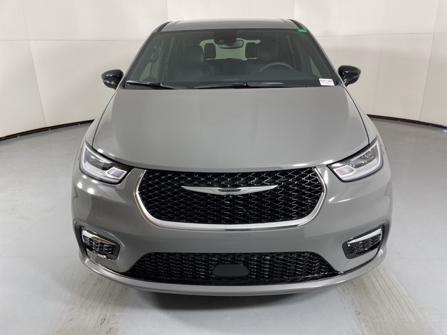 2025 Chrysler Pacifica photo 3