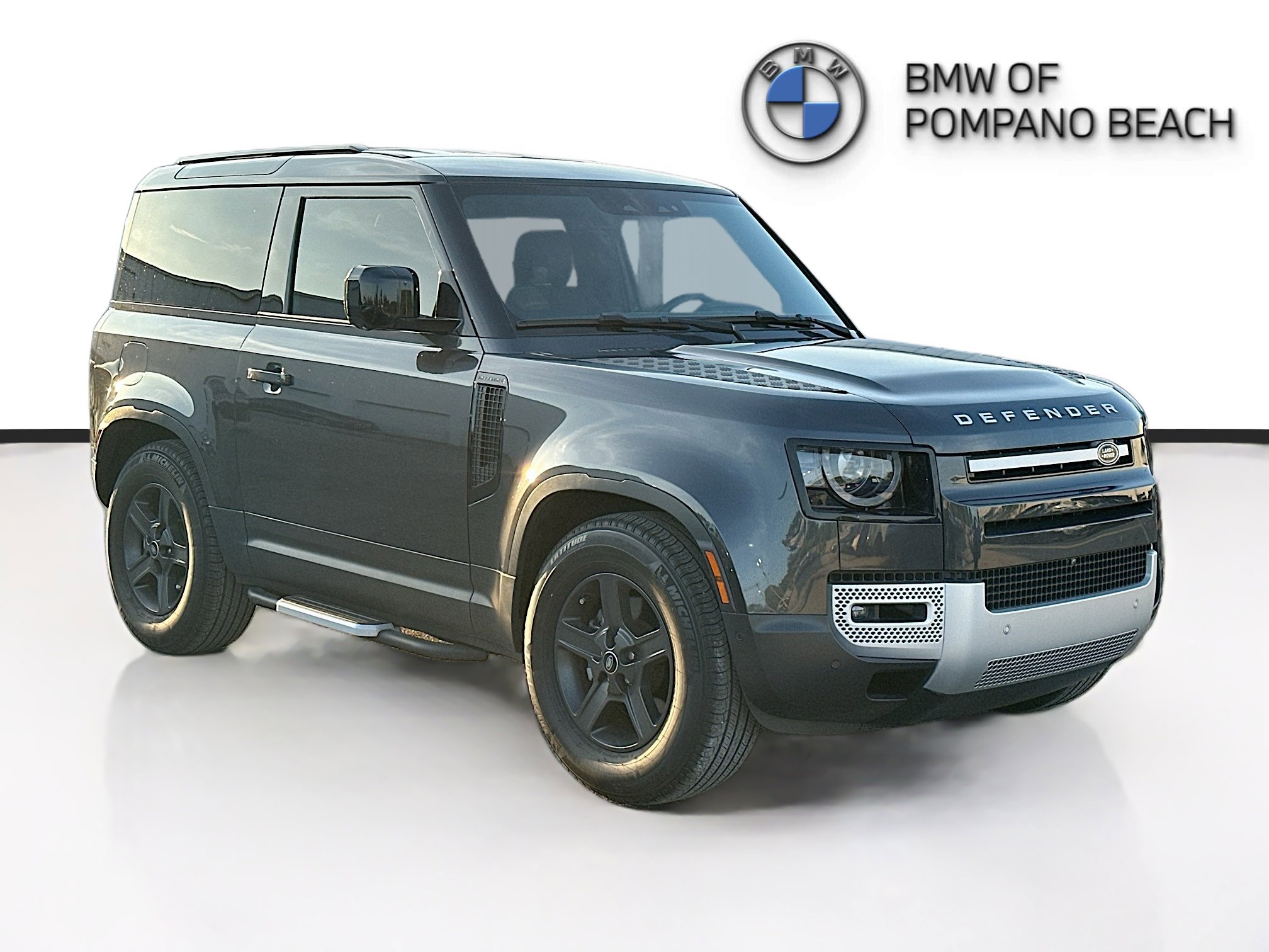 2023 Land Rover Defender S's photo