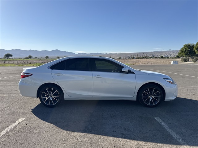 2017 Toyota Camry XLE XSE photo 3