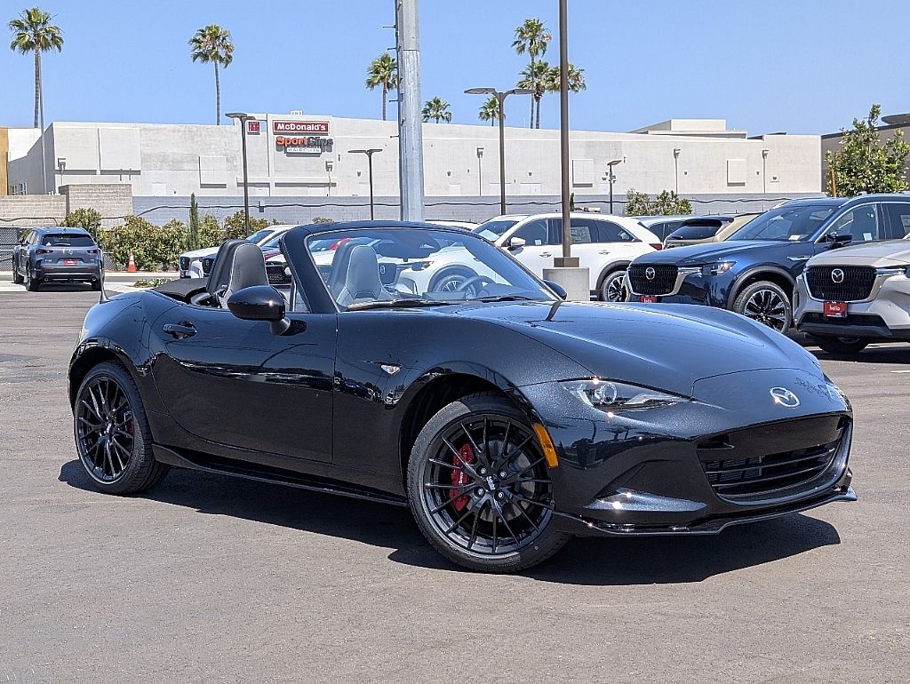 2025 Mazda MX-5 Miata Miata photo 2