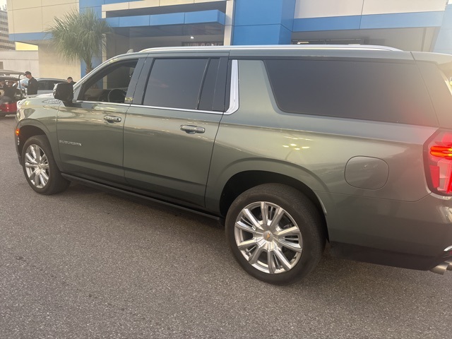 2024 Chevrolet Suburban High Country photo 4