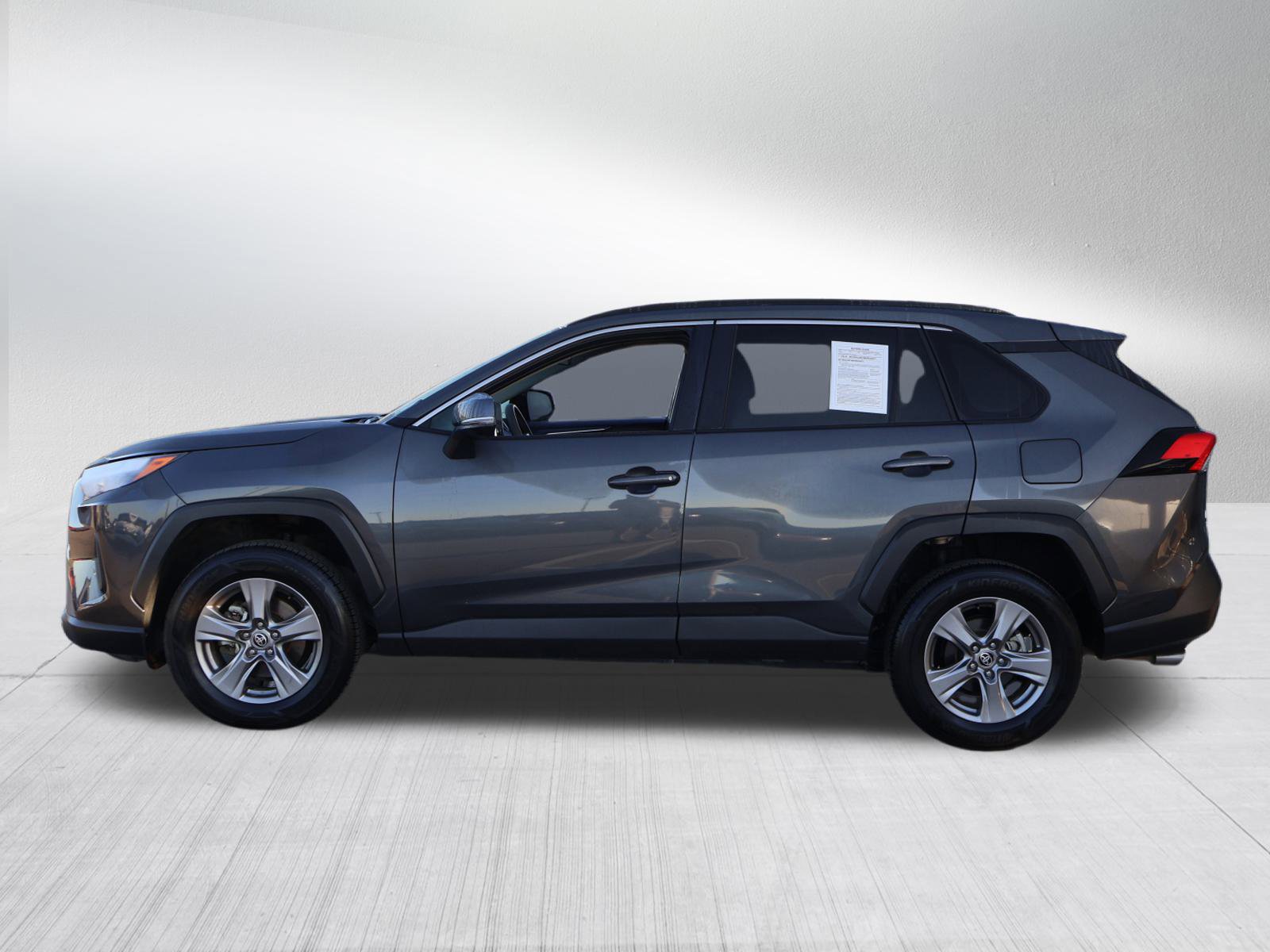 2024 Toyota RAV4 XLE photo 4