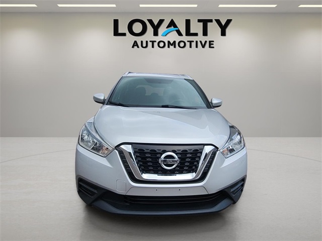 2019 Nissan Kicks SV photo 2