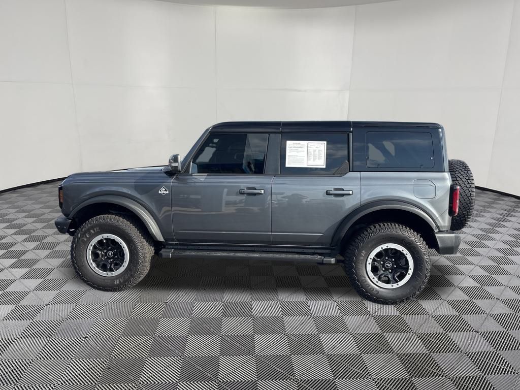 2024 Ford Bronco Outer Banks photo 2