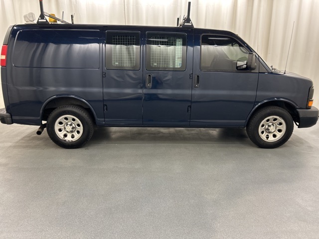 2014 Chevrolet Express 1500 Work Van photo 3