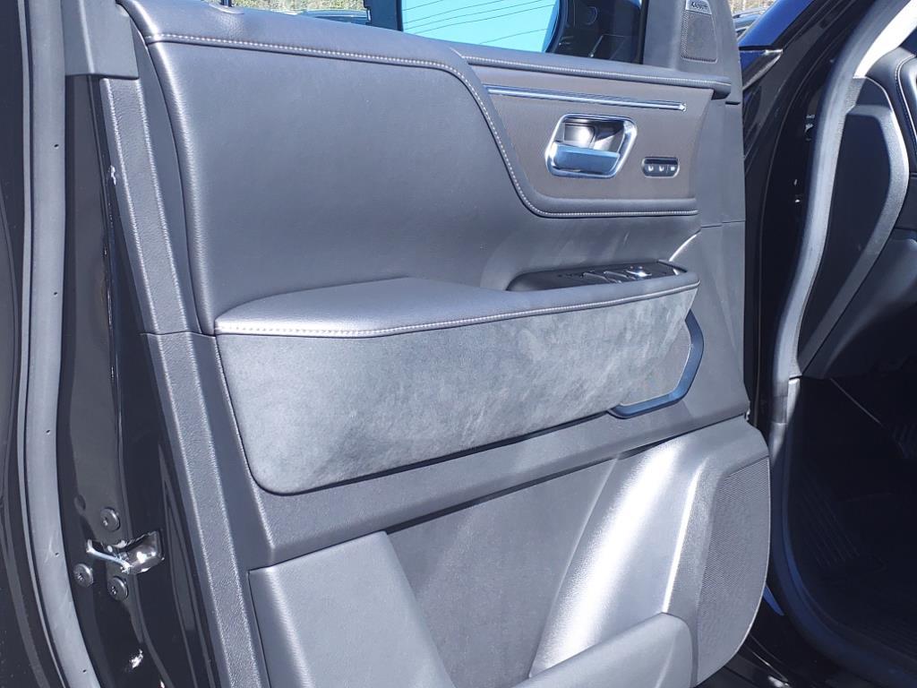 2025 Infiniti QX80 Luxe photo 5