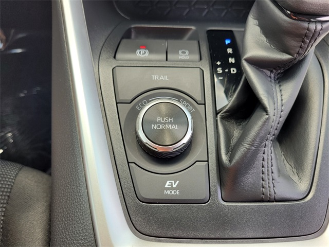 2024 Toyota RAV4 Hybrid LE photo 24