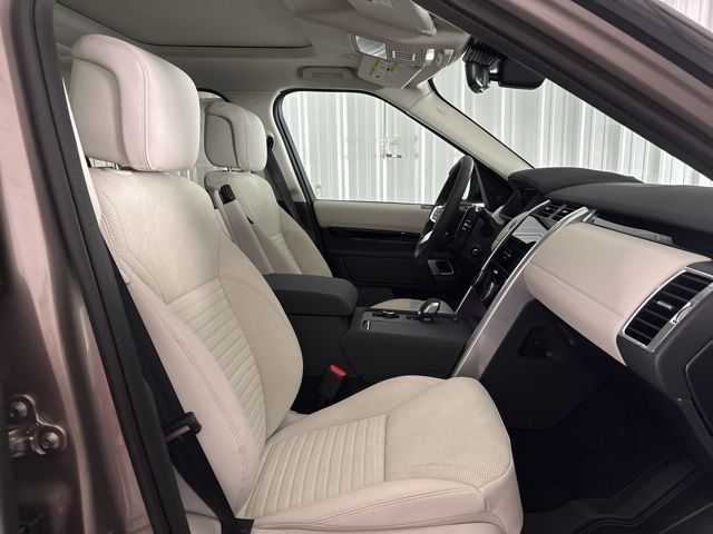2025 Land Rover Discovery S photo 28