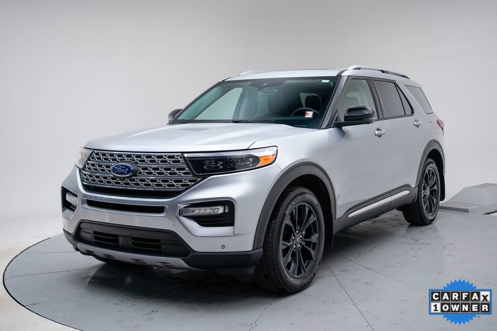 2022 Ford Explorer Limited's photo