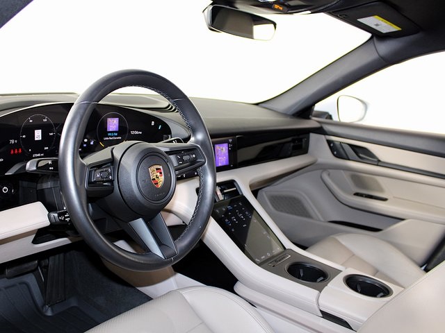 2023 Porsche Taycan photo 20