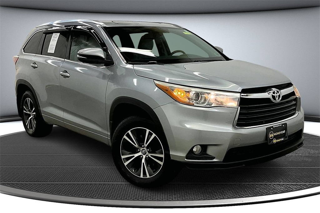 2016 Toyota Highlander XLE's photo