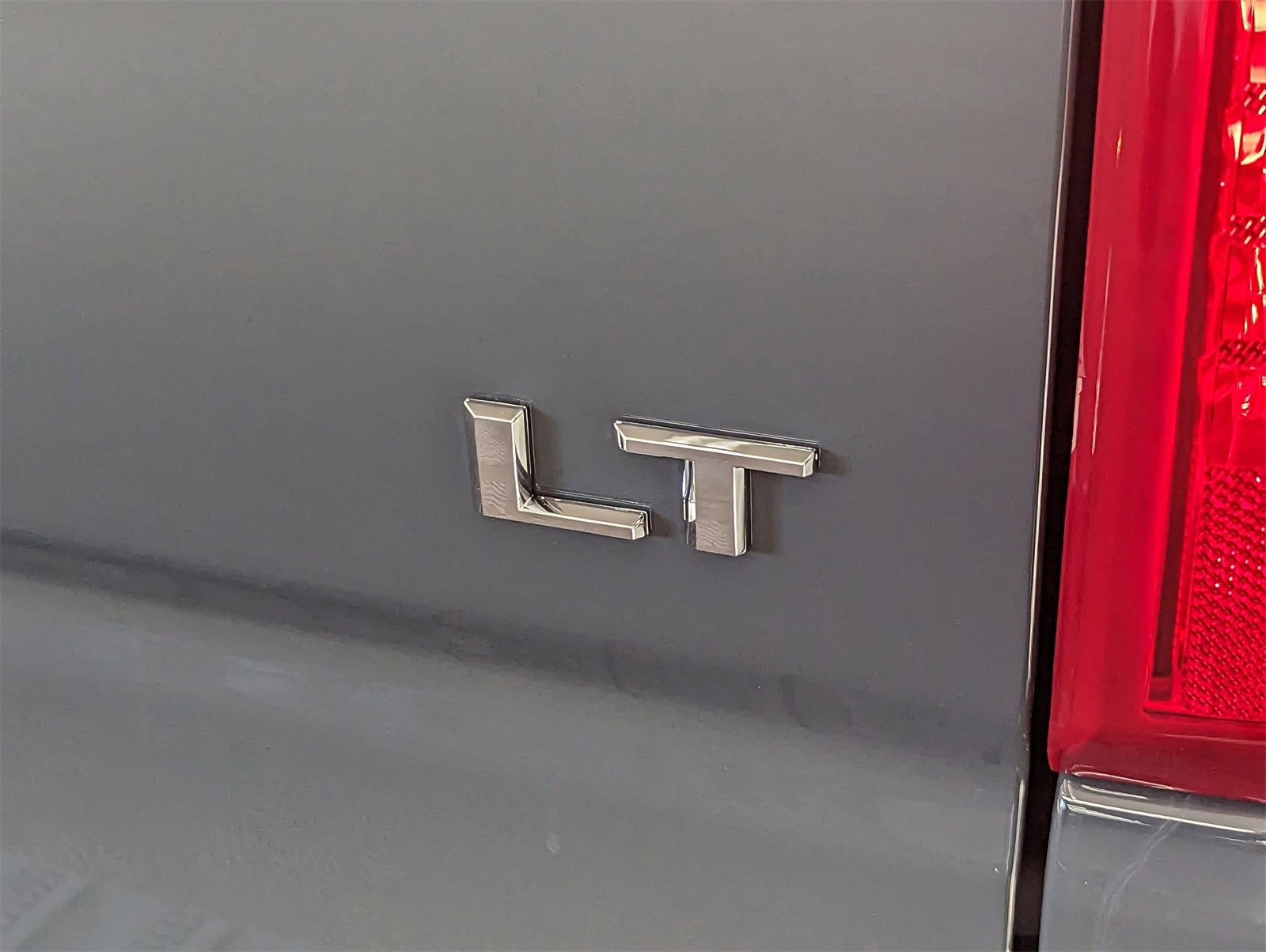 2025 Chevrolet Silverado 1500 LT photo 12