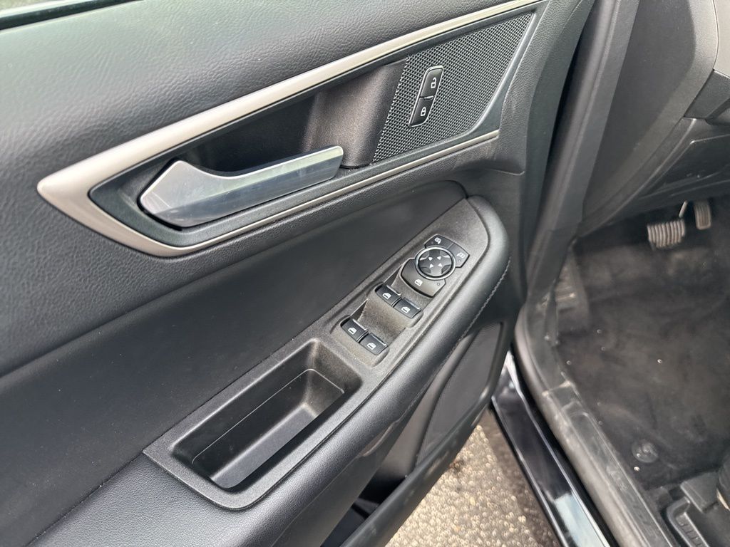 2024 Ford Edge SEL photo 15