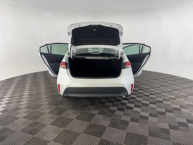 2025 Toyota Corolla LE photo 8