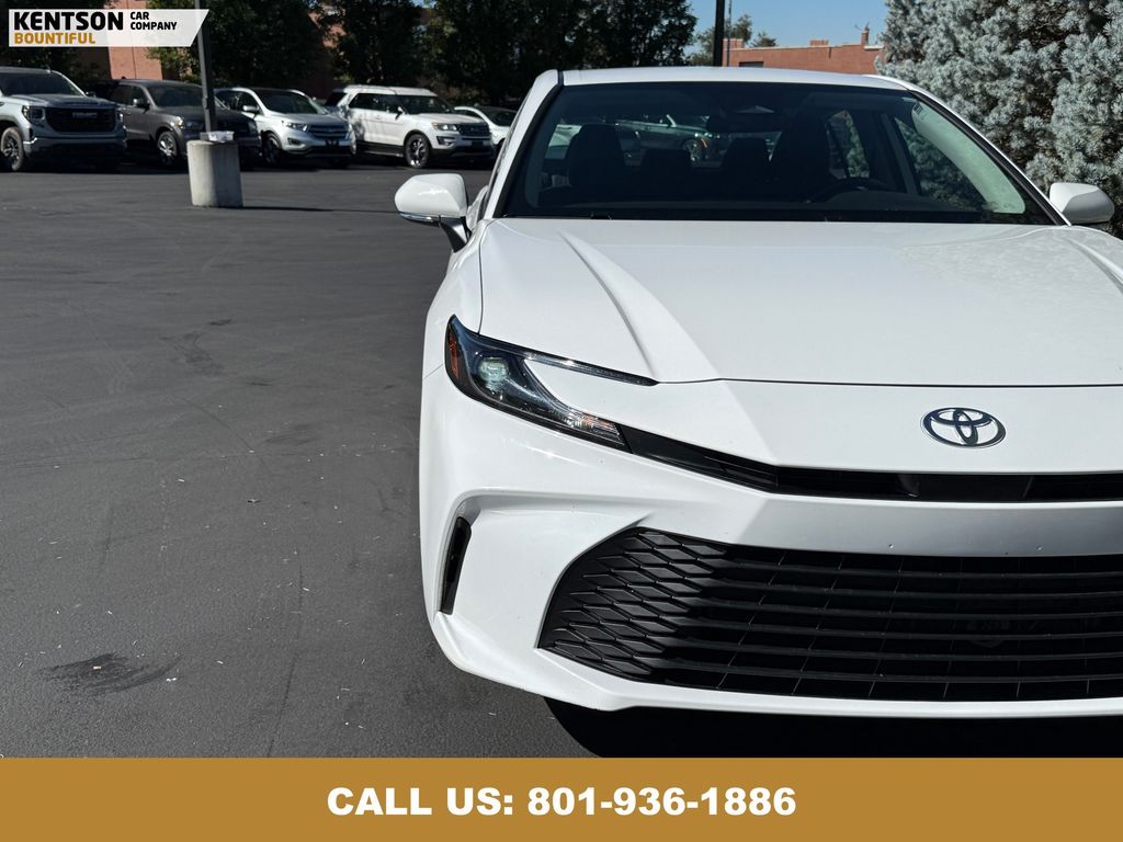 2025 Toyota Camry LE photo 13