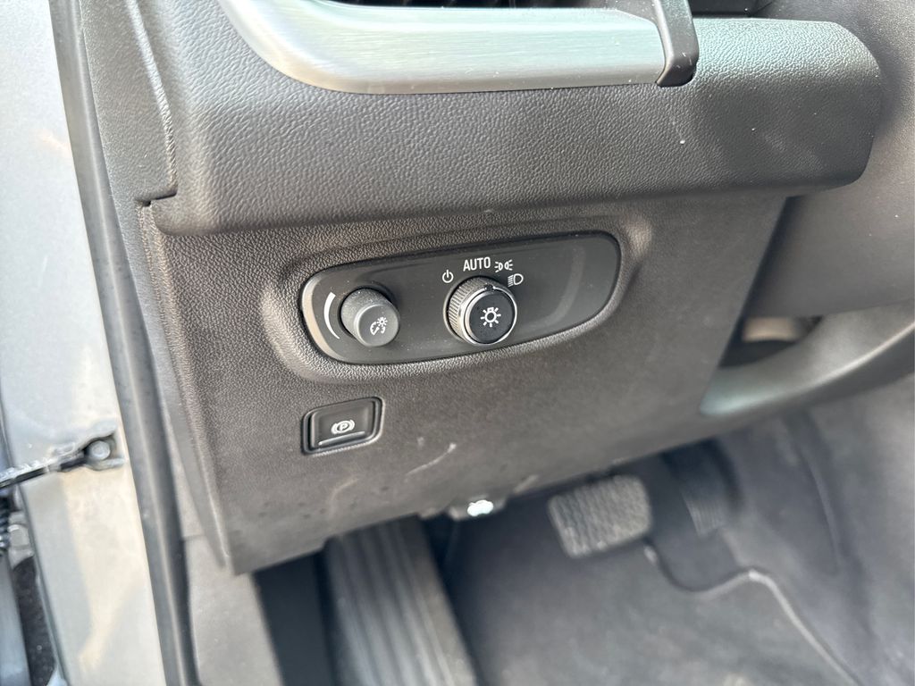 2023 Gmc Terrain SLE photo 35
