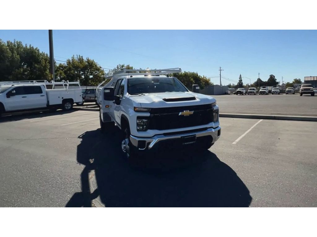 2024 Chevrolet Silverado 3500HD Work Truck photo 3