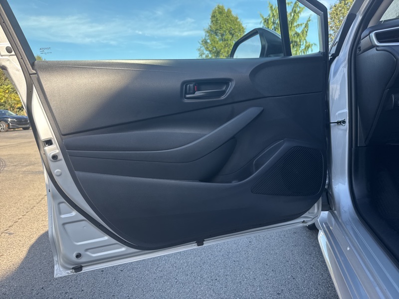 2025 Toyota Corolla LE photo 14