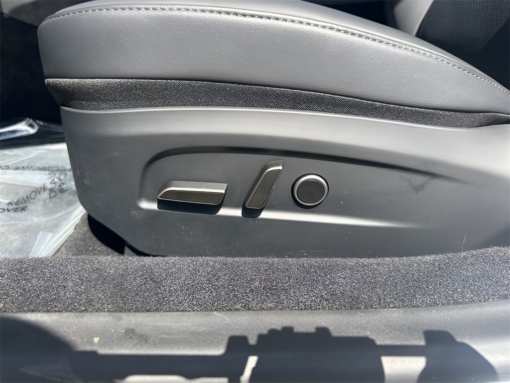 2025 Tesla Model 3 Long Range photo 10
