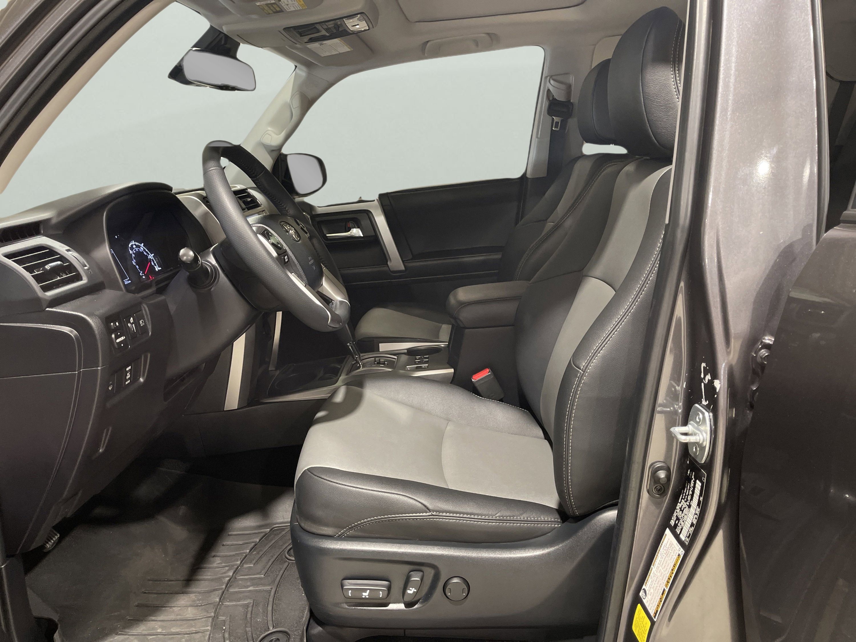 2021 Toyota 4Runner SR5 Premium photo 8