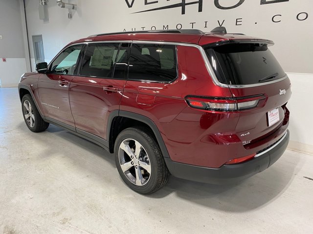 2025 Jeep Grand Cherokee Limited photo 3