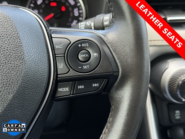 2020 Toyota RAV4 XLE Premium photo 15