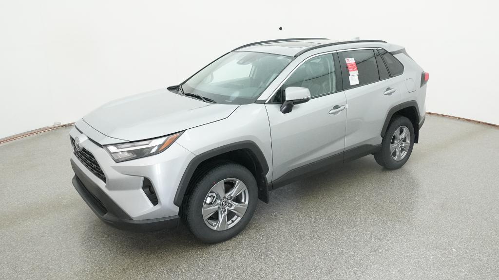 2025 Toyota RAV4 XLE's photo