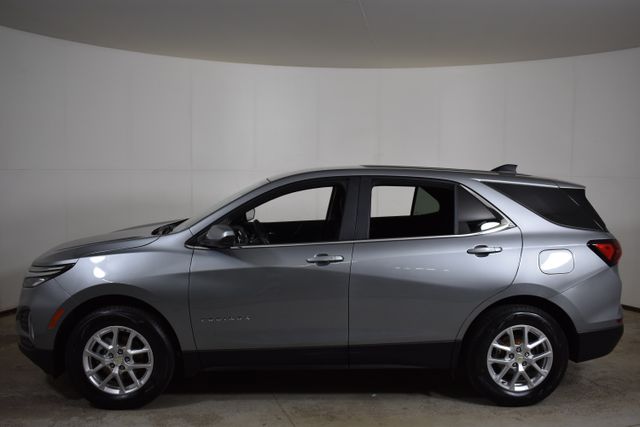2024 Chevrolet Equinox LT photo 2