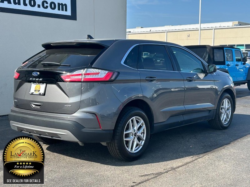 2023 Ford Edge SEL photo 2
