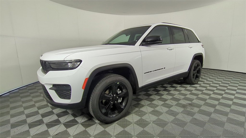 2025 Jeep Grand Cherokee Altitude X photo 4