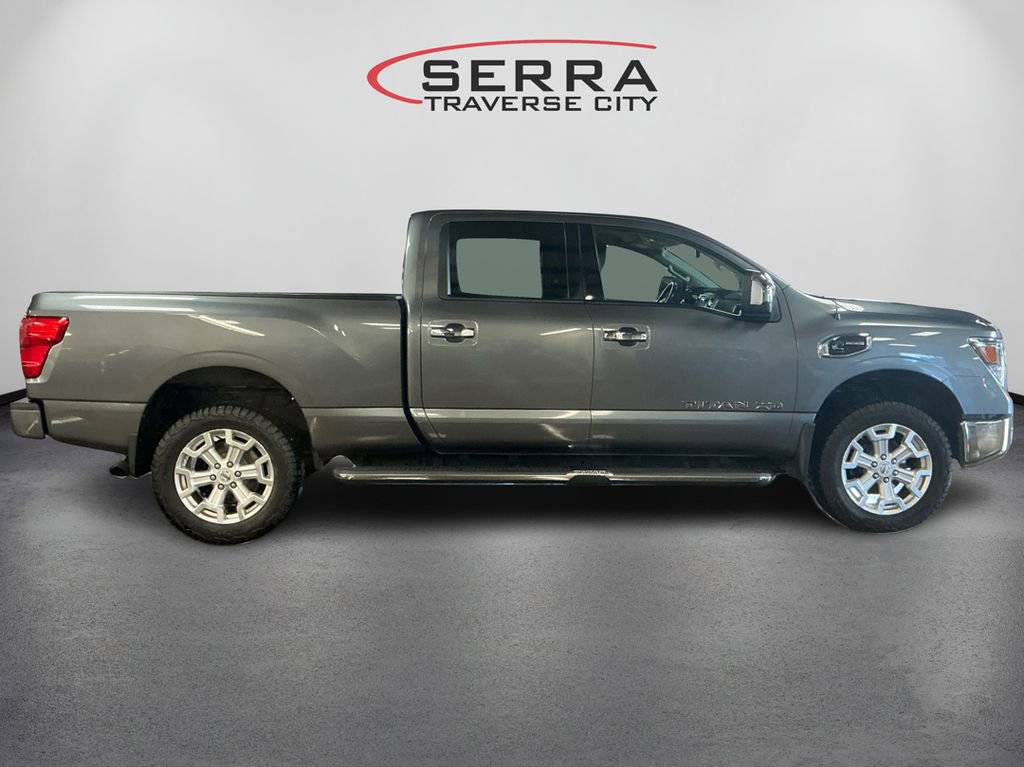 2017 Nissan Titan SL photo 2
