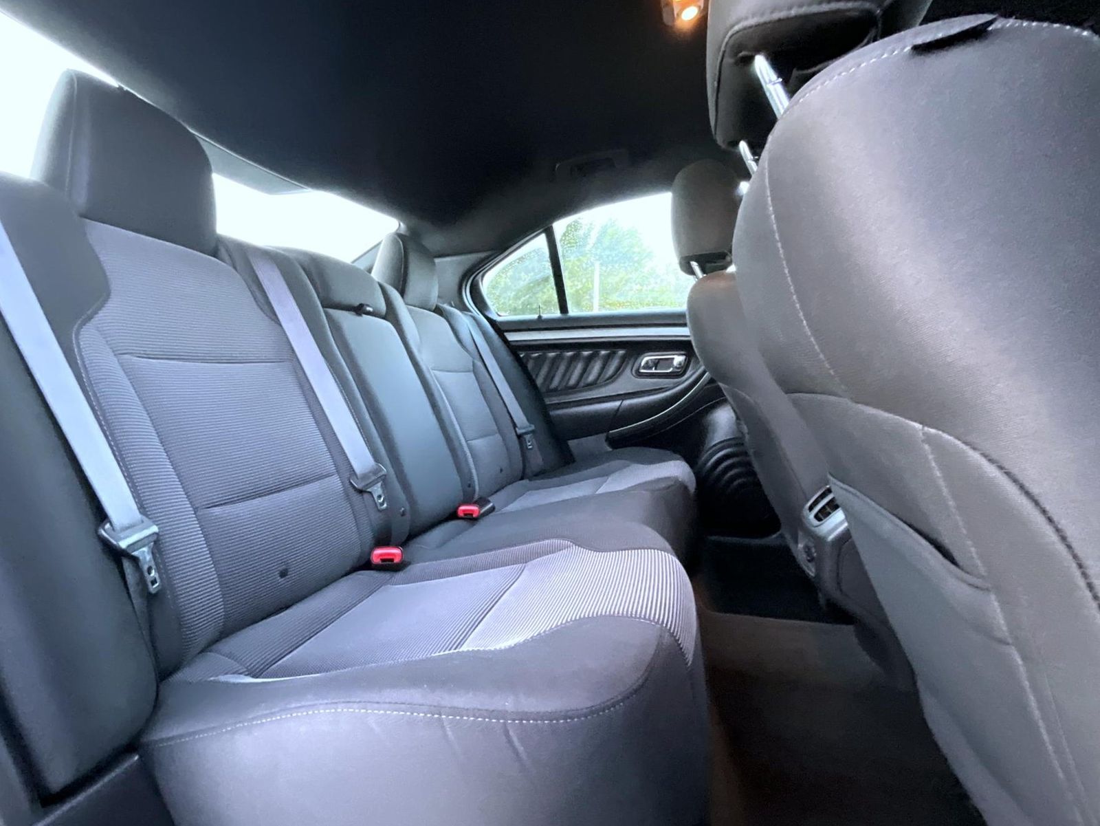 2014 Ford Taurus SEL photo 13