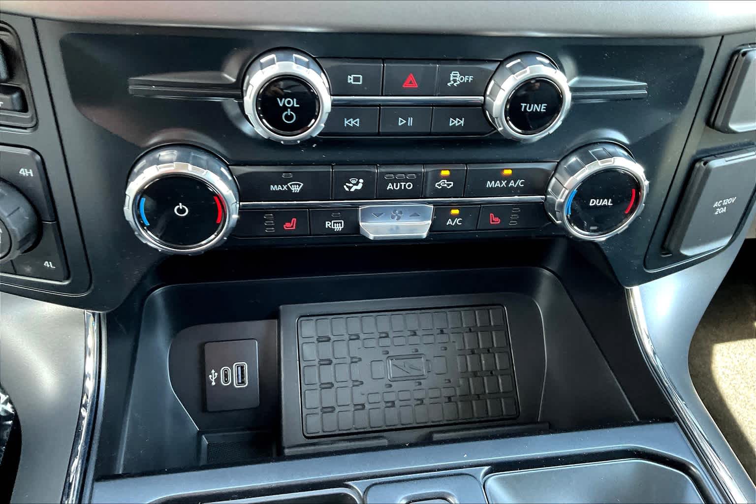 2025 Ford F-150 XLT photo 14